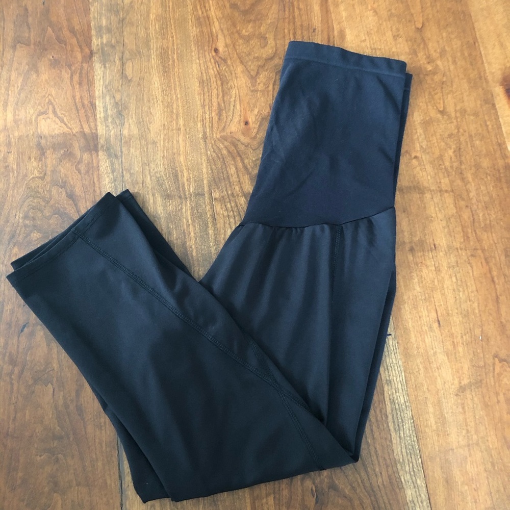 Maternity crop workout pants